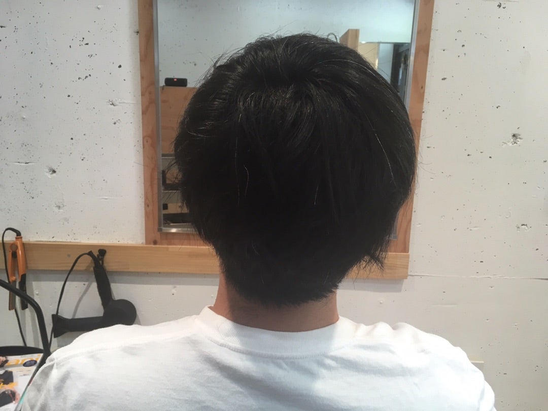 横の髪が膨らむ男性にオススメ★ 神戸市灘区 ハネるまとまらない髪をカットで年間1200人解決する美容室グラニーコ