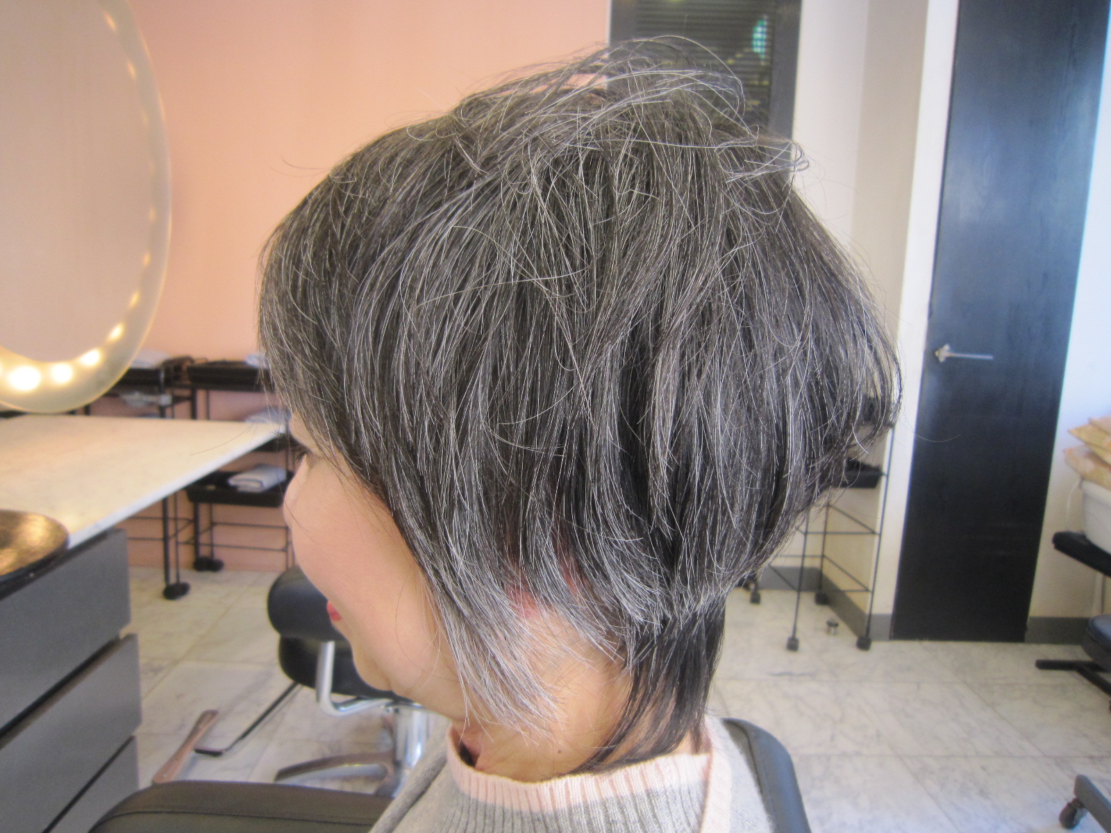 60代 女性 髪型 ロング